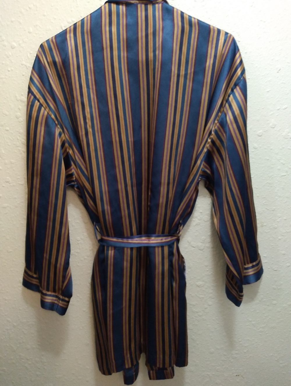 VS Satin Robe - Picture 5 of 7